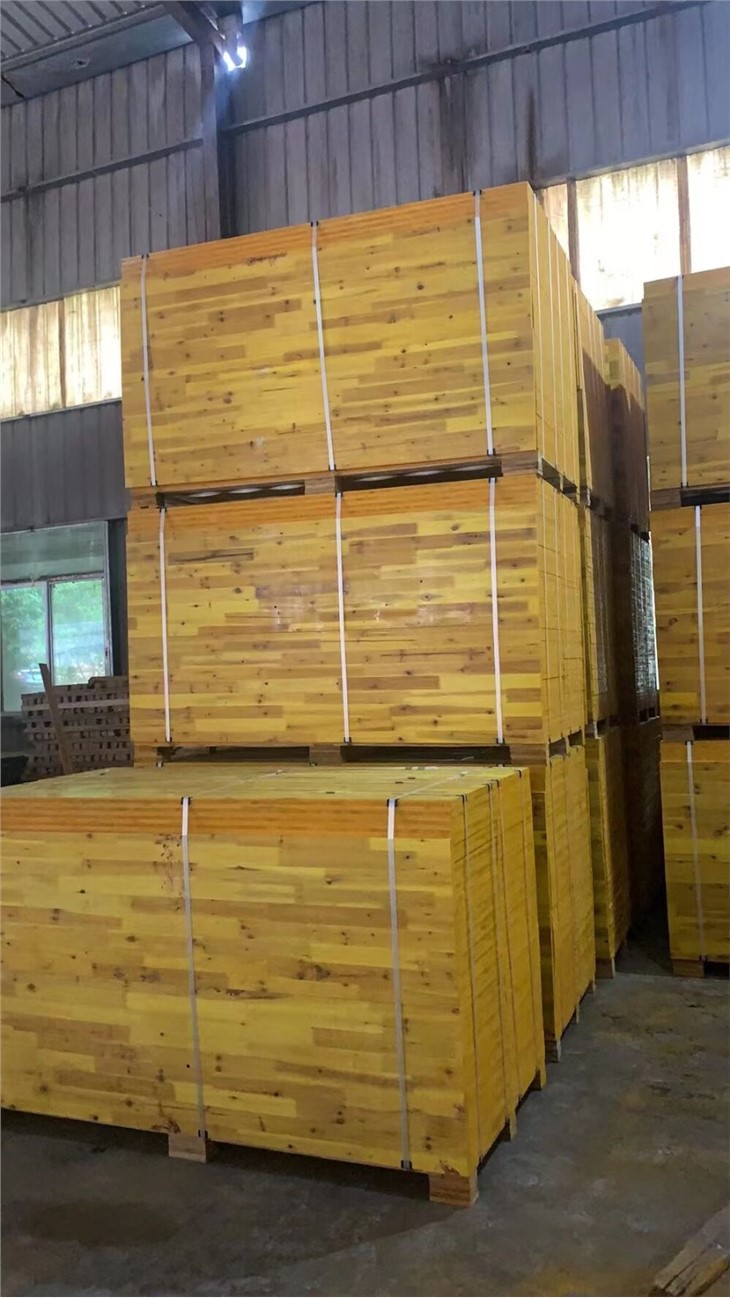 27mm Pine Core 3ply Yellow Shuttering Panels / Construction Formwork Panels Price