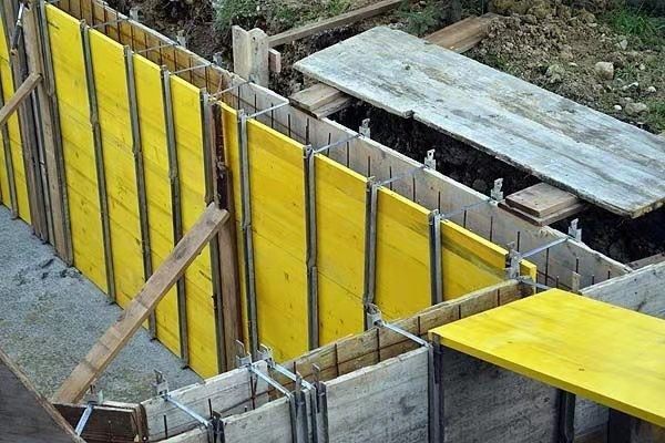3 Ply Yellow Shuttering Plywood With Phenolic Glue For Concrete Formwork