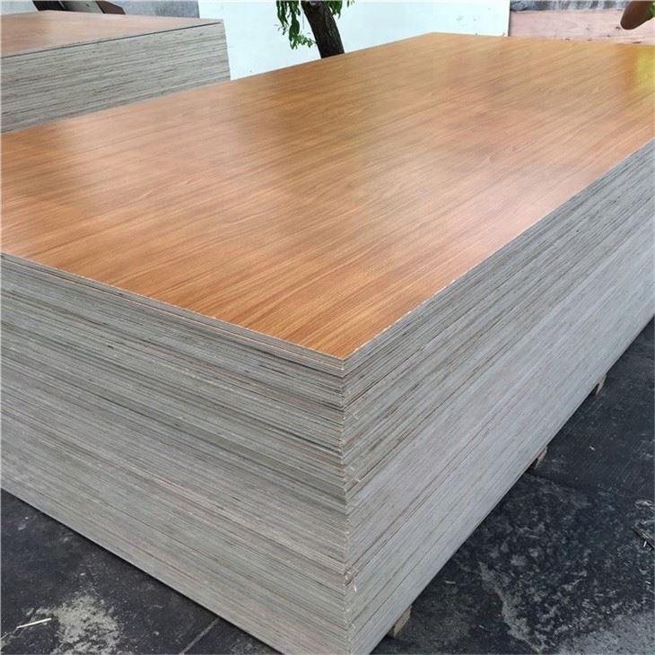 Manufacturer Cheap 4x8 18mm Waterproof Marine Plywood Furniture Melamine Laminated Plywood Price