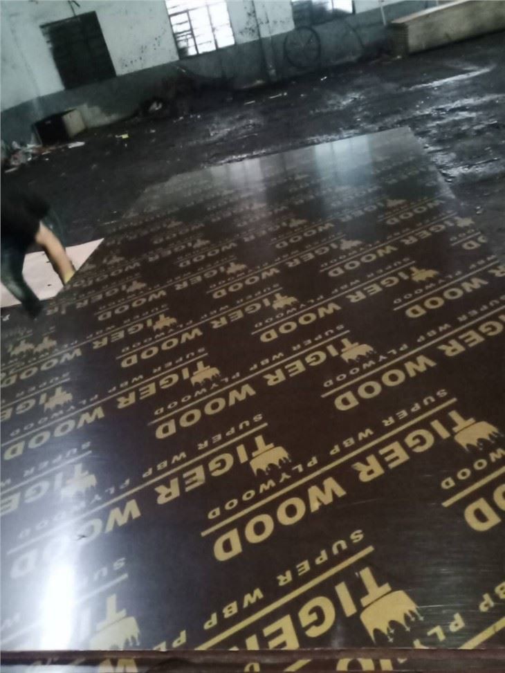 Waterproof Film Faced Plywood Laminated Formwork Plywood