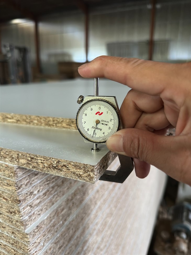 18mm Laminated Chipboard