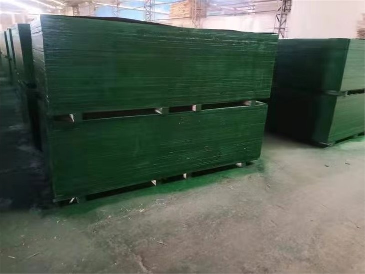 Green/blue/red Plastic Film Faced Plywood Hardwood Core For Kuwait Market Hot Sale Pvc Building Materials